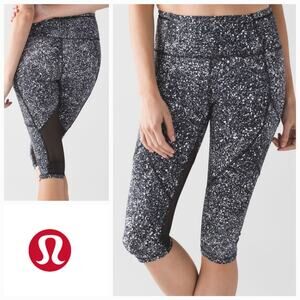 EUC Lululemon Outrun High-Rise Mesh Insert 17" Crop Sz. 4 Splatter White‎ Black